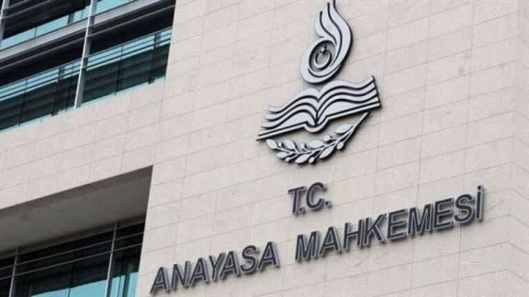 AYM, Kamu Görevlilerinde Toplu Sözleşme İkramiyesindeki ‘Yüzde 2’ Şartını İptal Etti