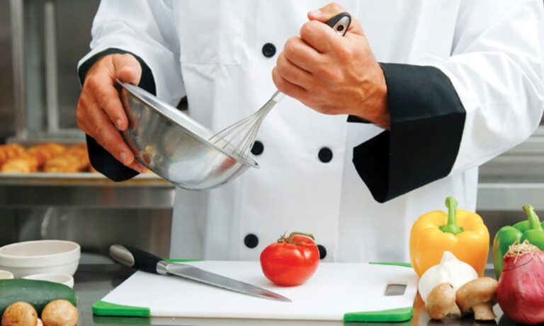 Kırşehir Ahi Evran Üniversitesi'nden Kadrolu Personel Alımı! Aşçı ve Temizlik Personeli Fırsatı