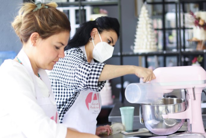 Profesyonel Pastacılığın Yıldızı Mine Keskin İle Pasta Eğitimi