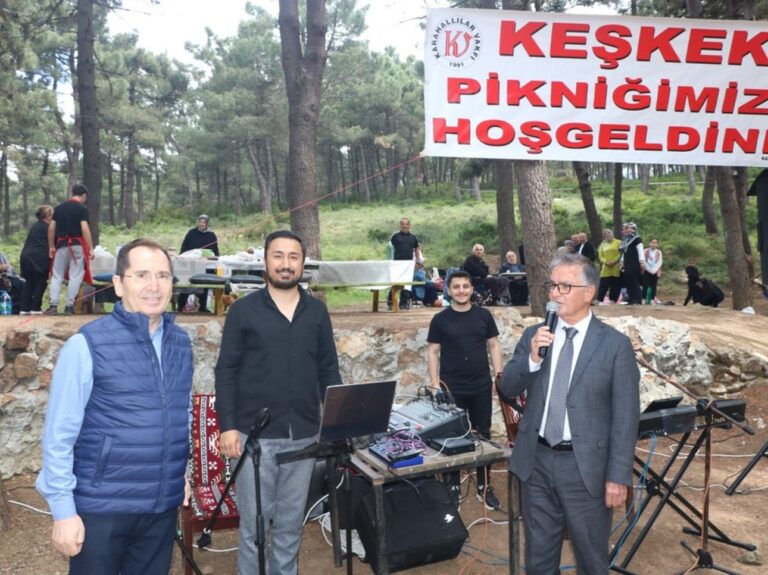 Mehmet Yiğit, Keşkek Şenliğinde Yörük Ezgileriyle Coşturdu