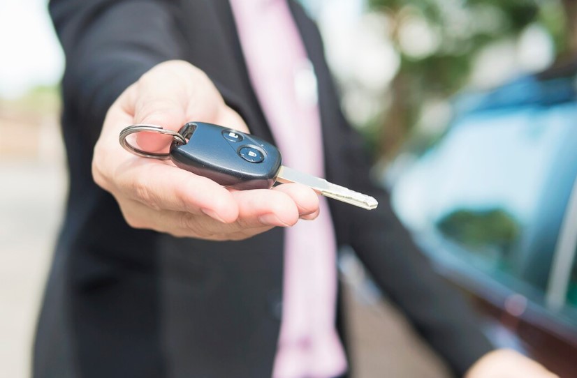 İzmir’i Kolayca Gezebilmek İçin Uygun Fiyatlarla Araç Kiralayın