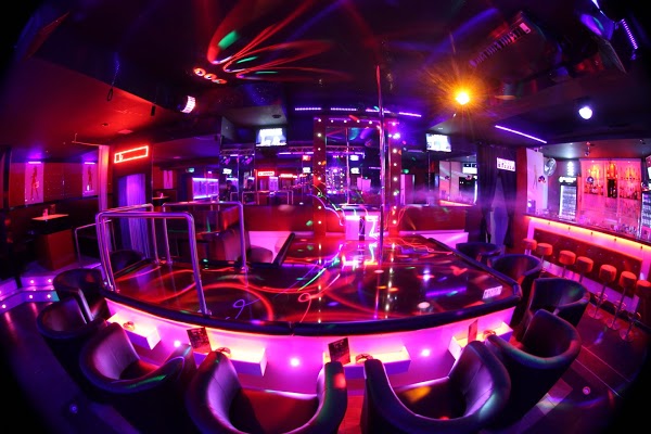 Biyax Night Club: Kıbrıs Gece Hayatının Parlayan Yıldızı